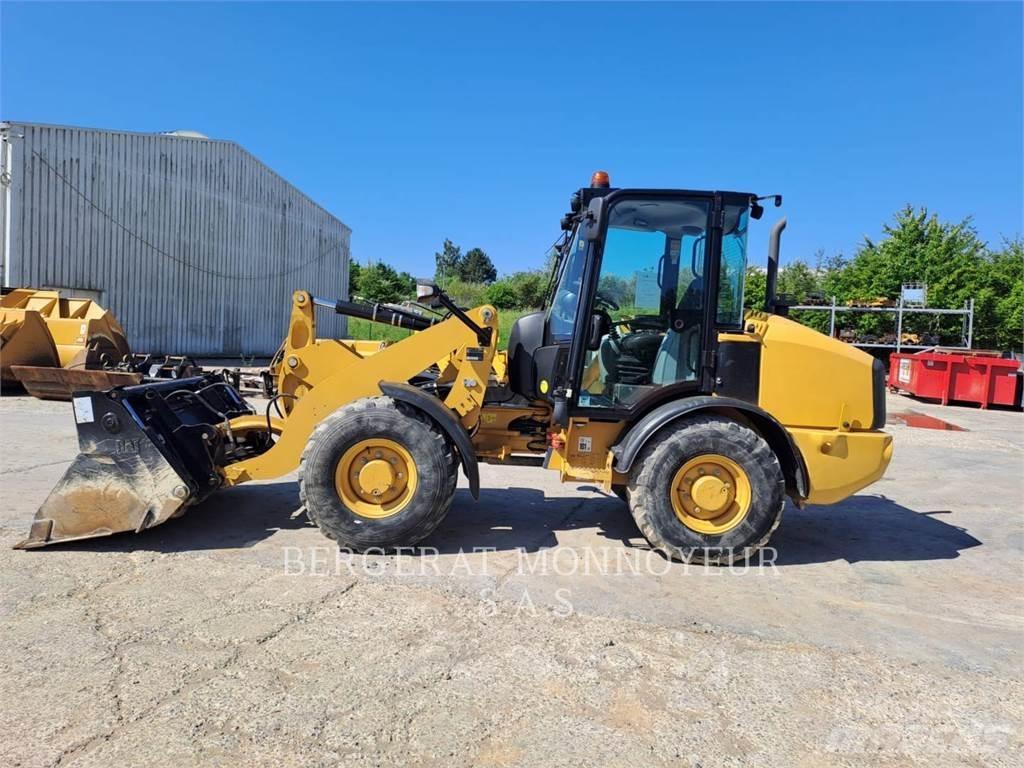 CAT 906M Radlader