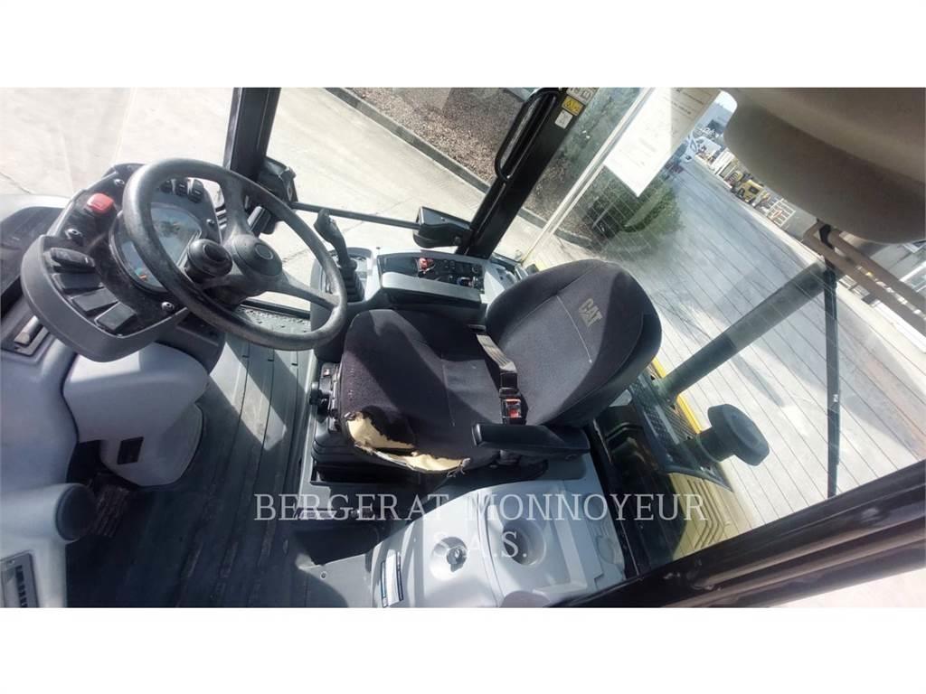 CAT 906M Radlader