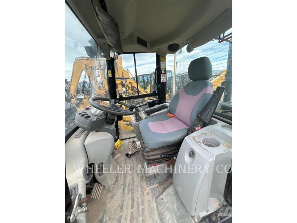 CAT 906M Radlader