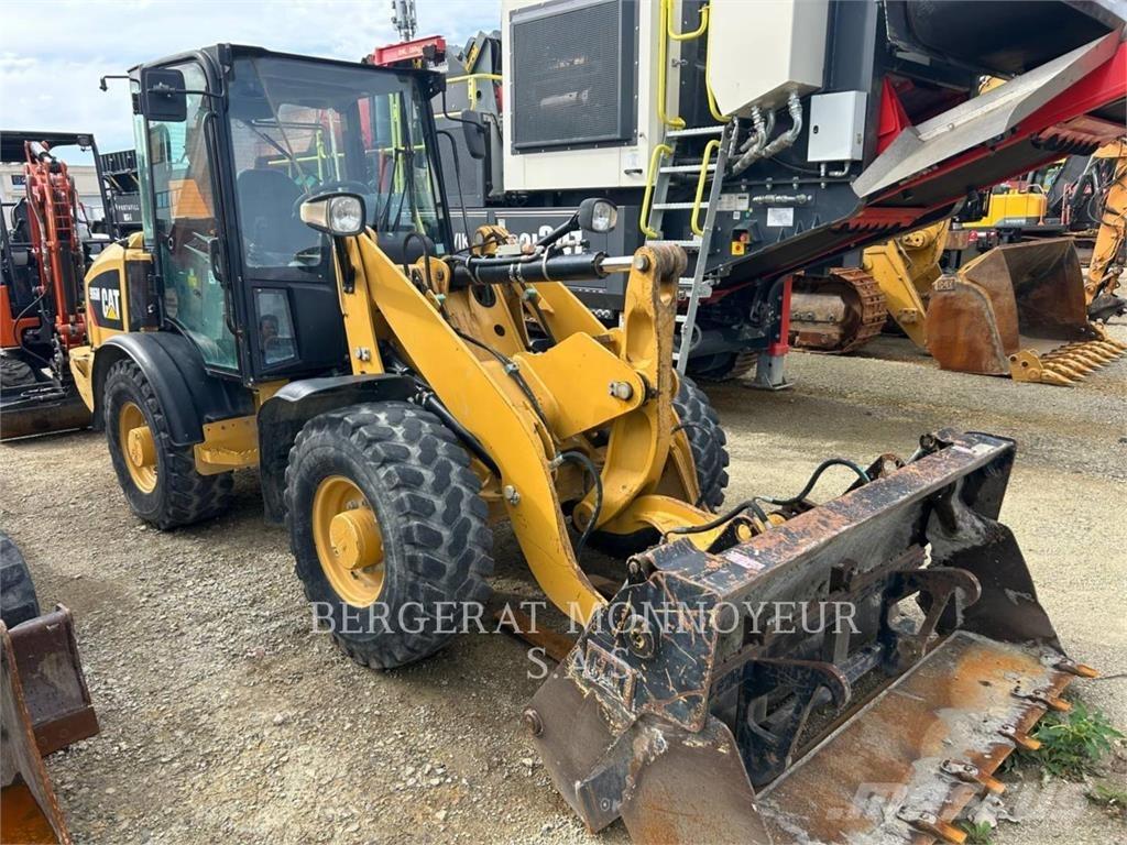 CAT 906M Radlader