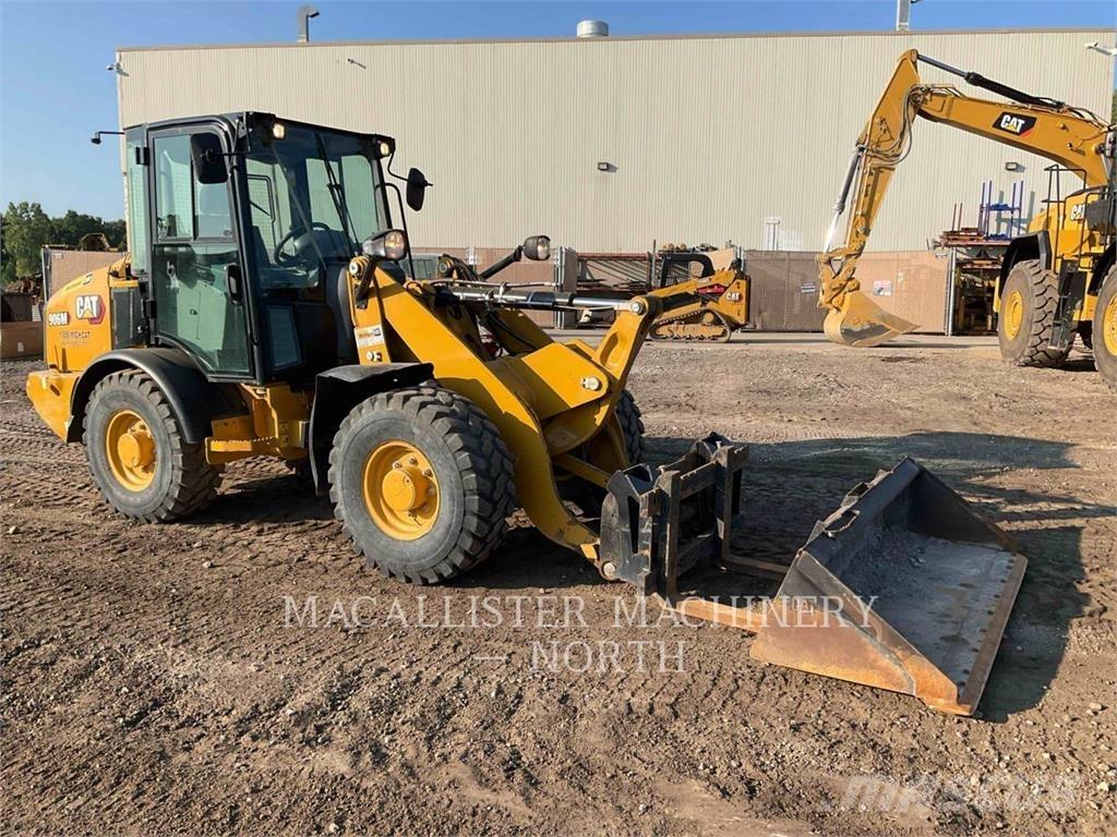 CAT 906M Radlader
