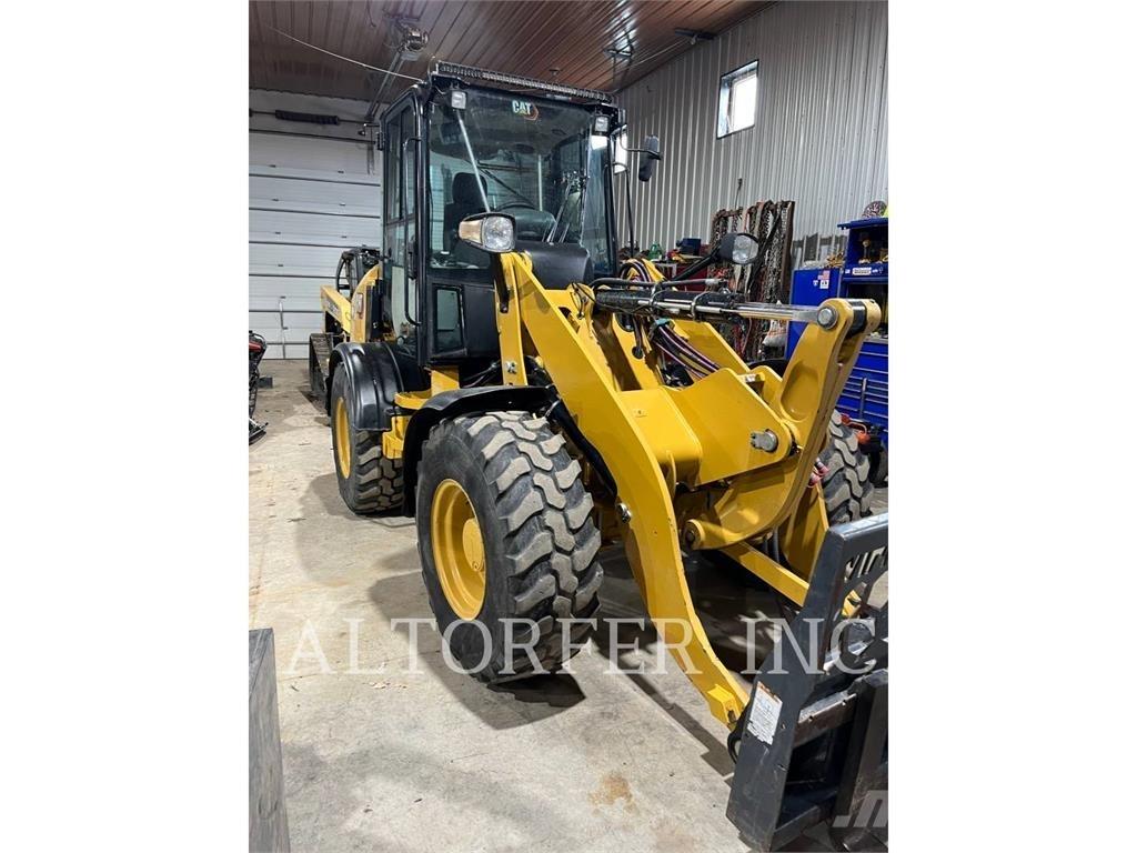 CAT 908M Minilader