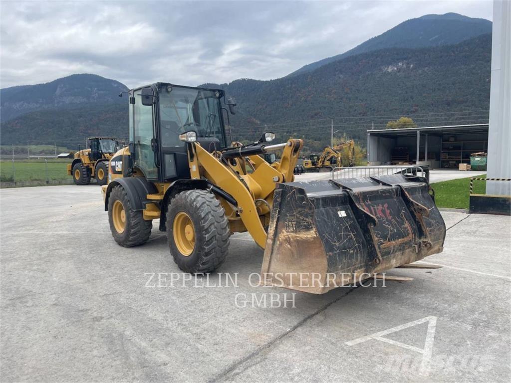 CAT 908M Radlader