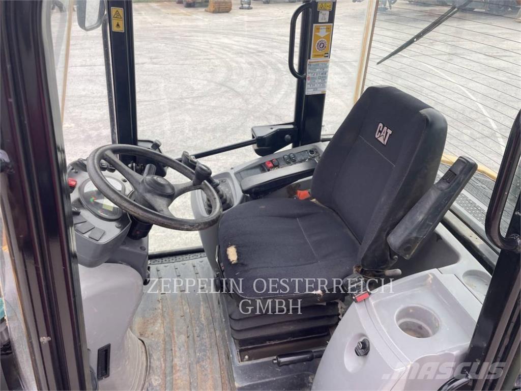 CAT 908M Radlader