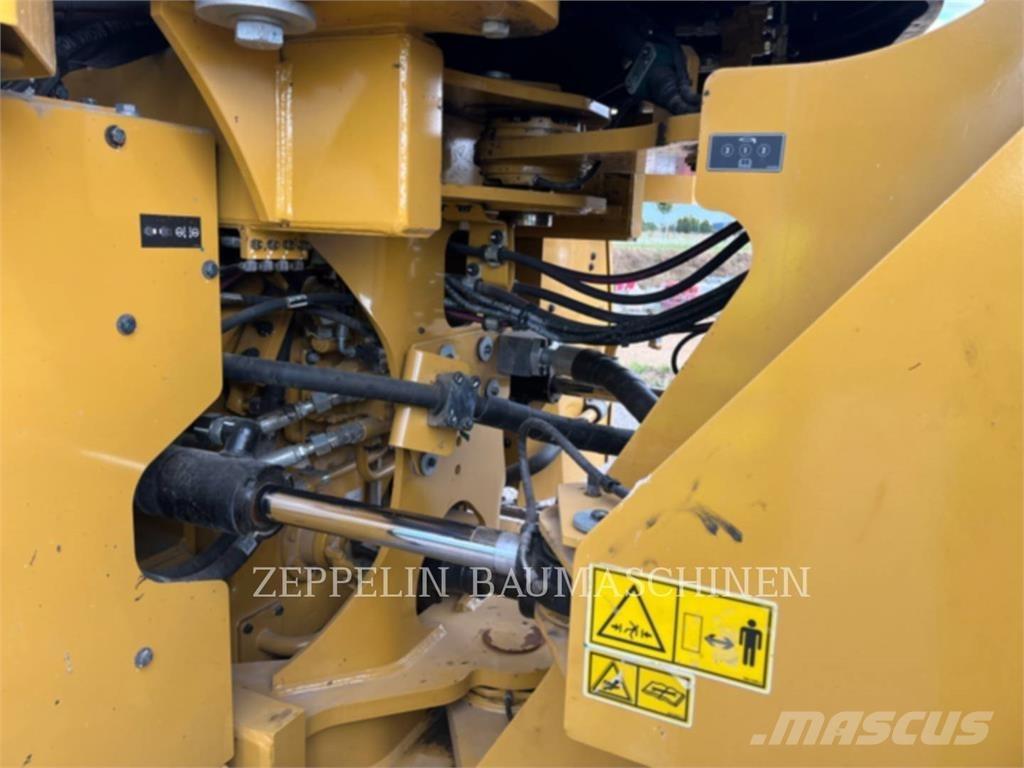 CAT 966M Radlader