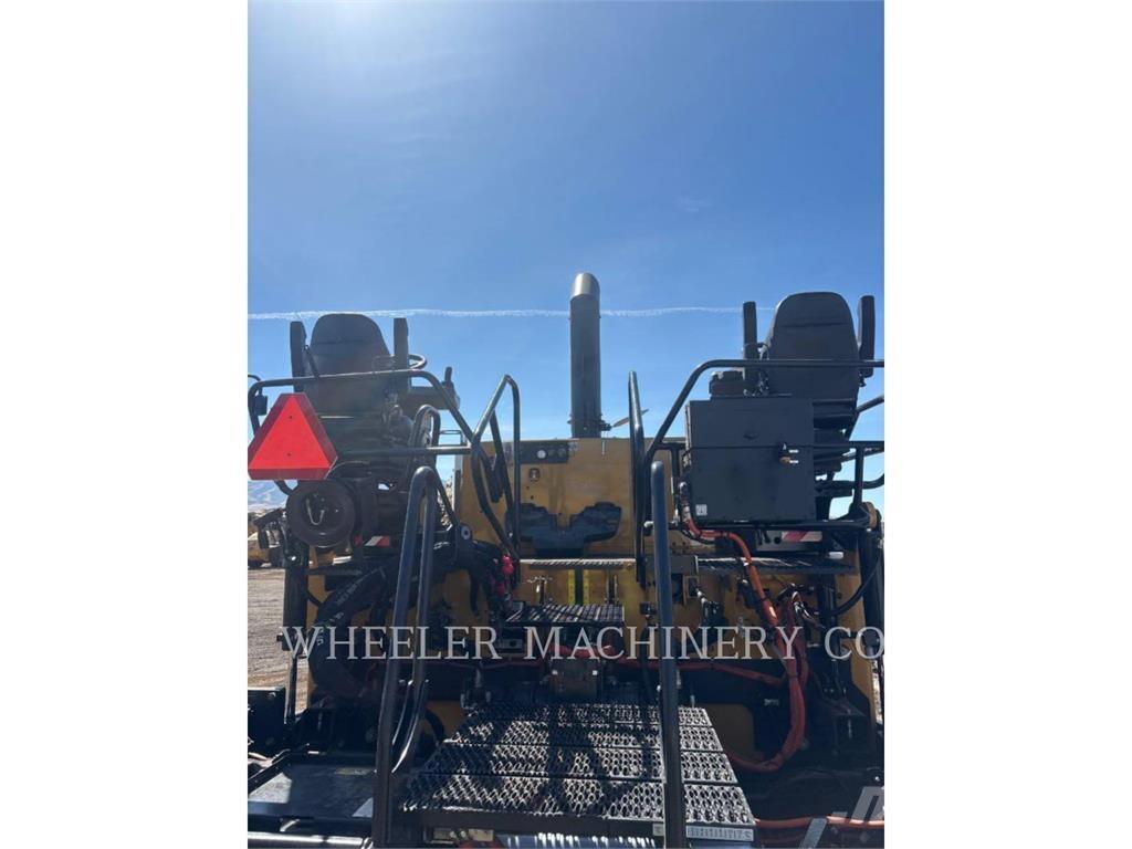 CAT AP1055 Strassenfertiger