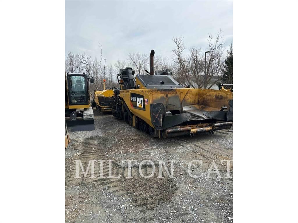 CAT AP1055F Strassenfertiger