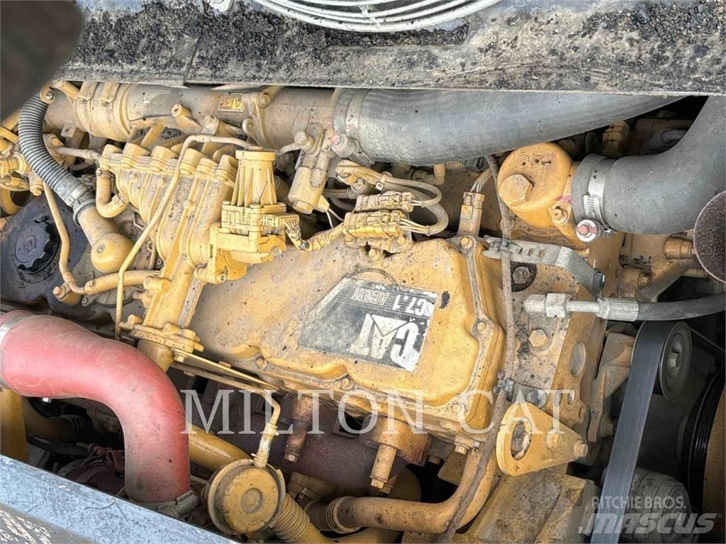 CAT AP1055F Strassenfertiger