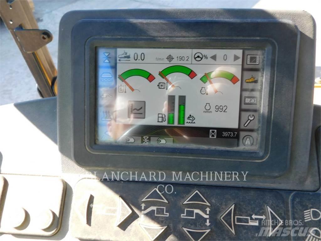 CAT AP555F Strassenfertiger