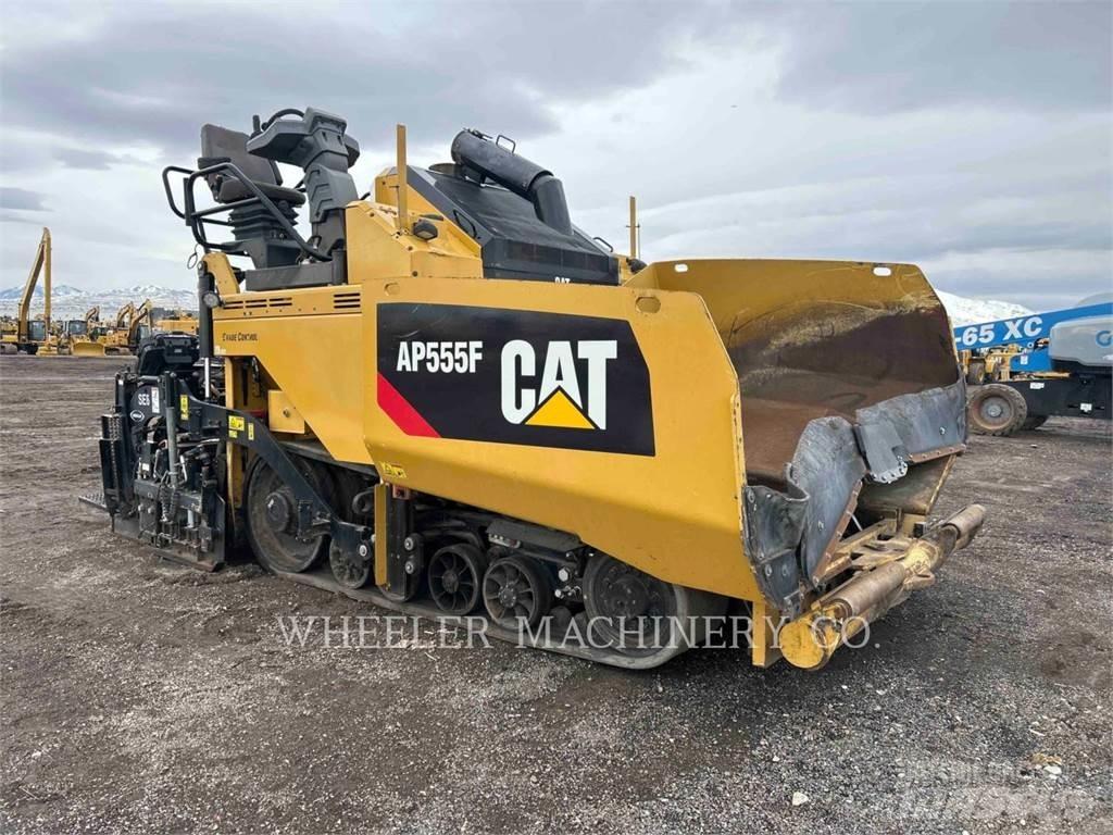 CAT AP555F Strassenfertiger