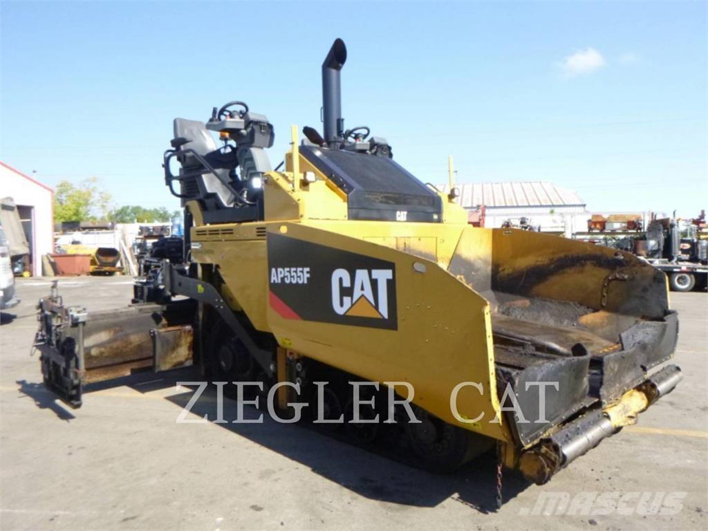 CAT AP555F Strassenfertiger
