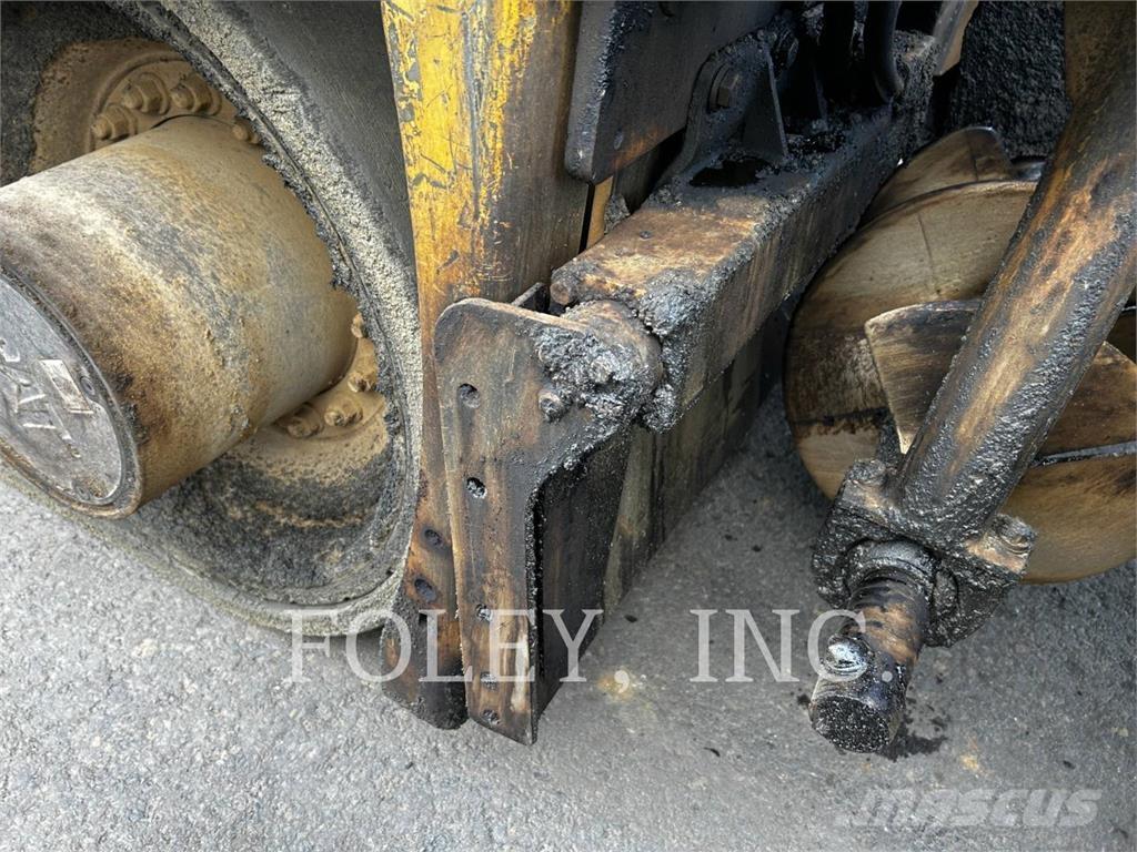 CAT AP655F Strassenfertiger