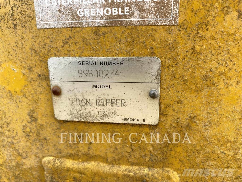 CAT ATTACHMENTS D6N Aufreisser