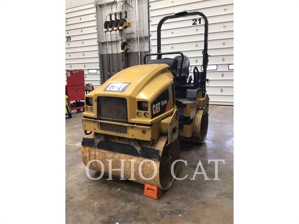 CAT BC24B Tandemwalzen