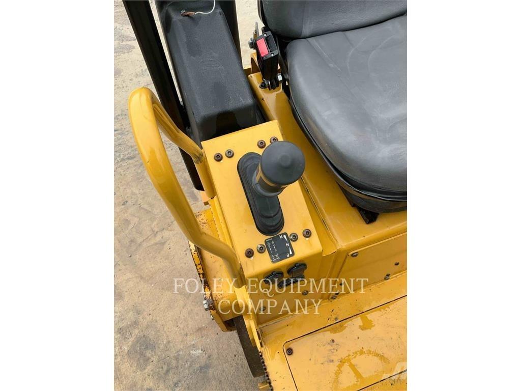 CAT CB1.7 Erdbauwalzen
