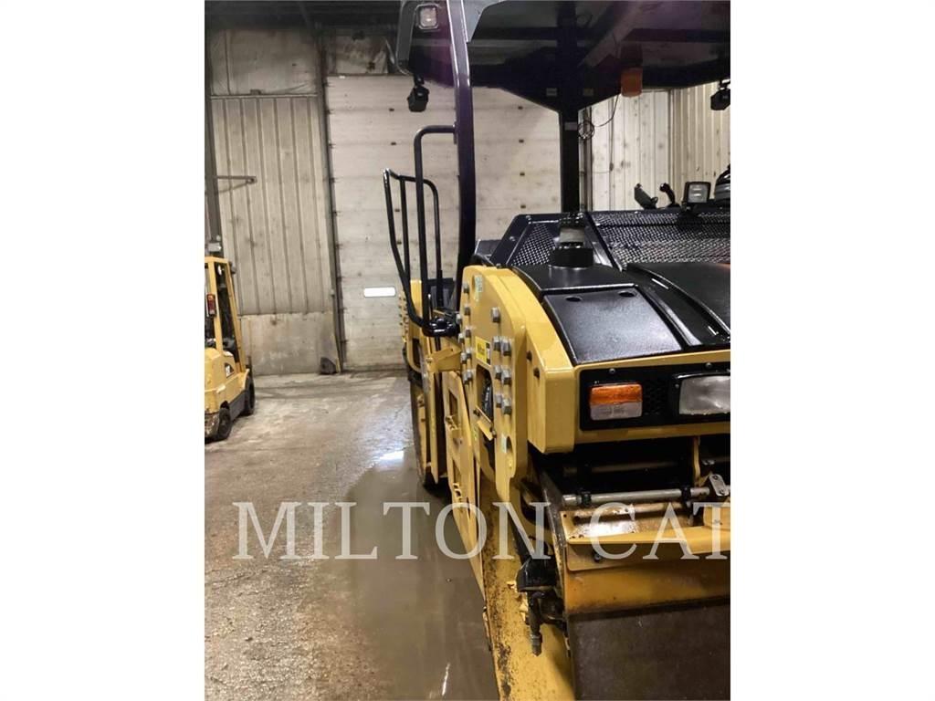 CAT CB13 Erdbauwalzen