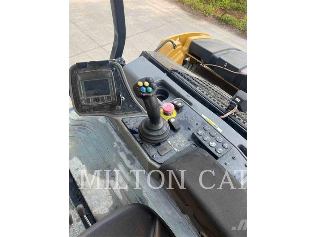 CAT CB15 Erdbauwalzen