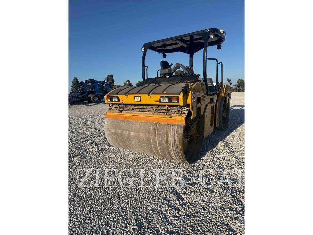 CAT CB15 Erdbauwalzen