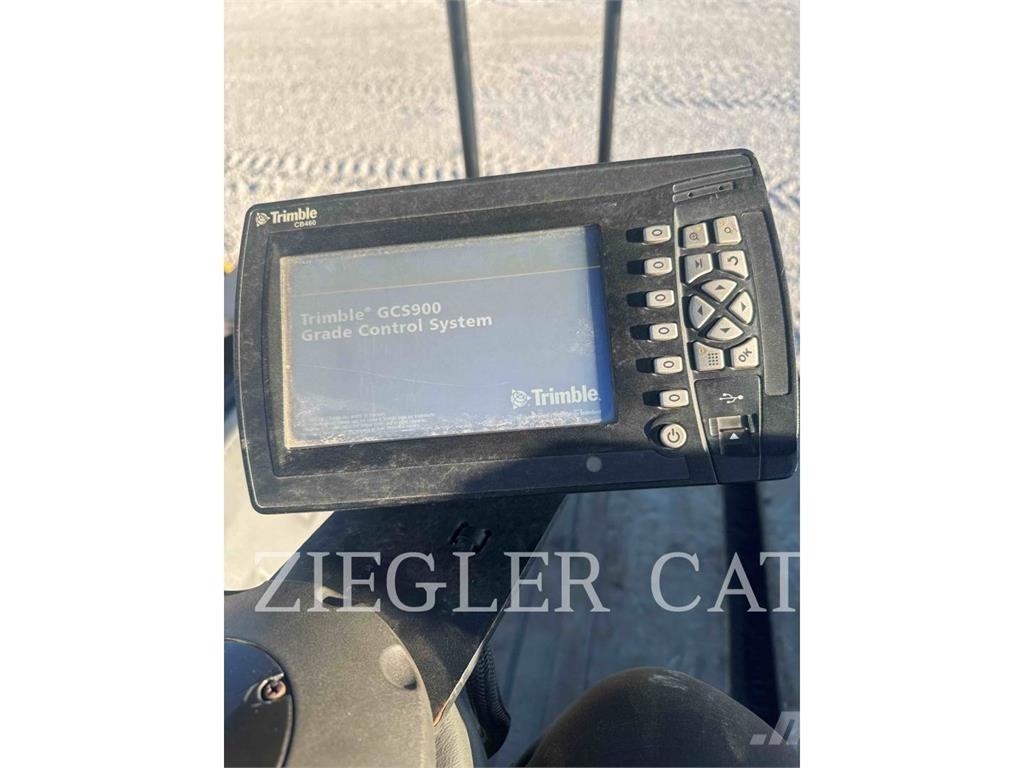 CAT CB15 Erdbauwalzen