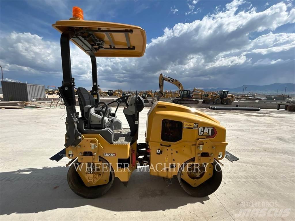 CAT CB2.5 GC Tandemwalzen