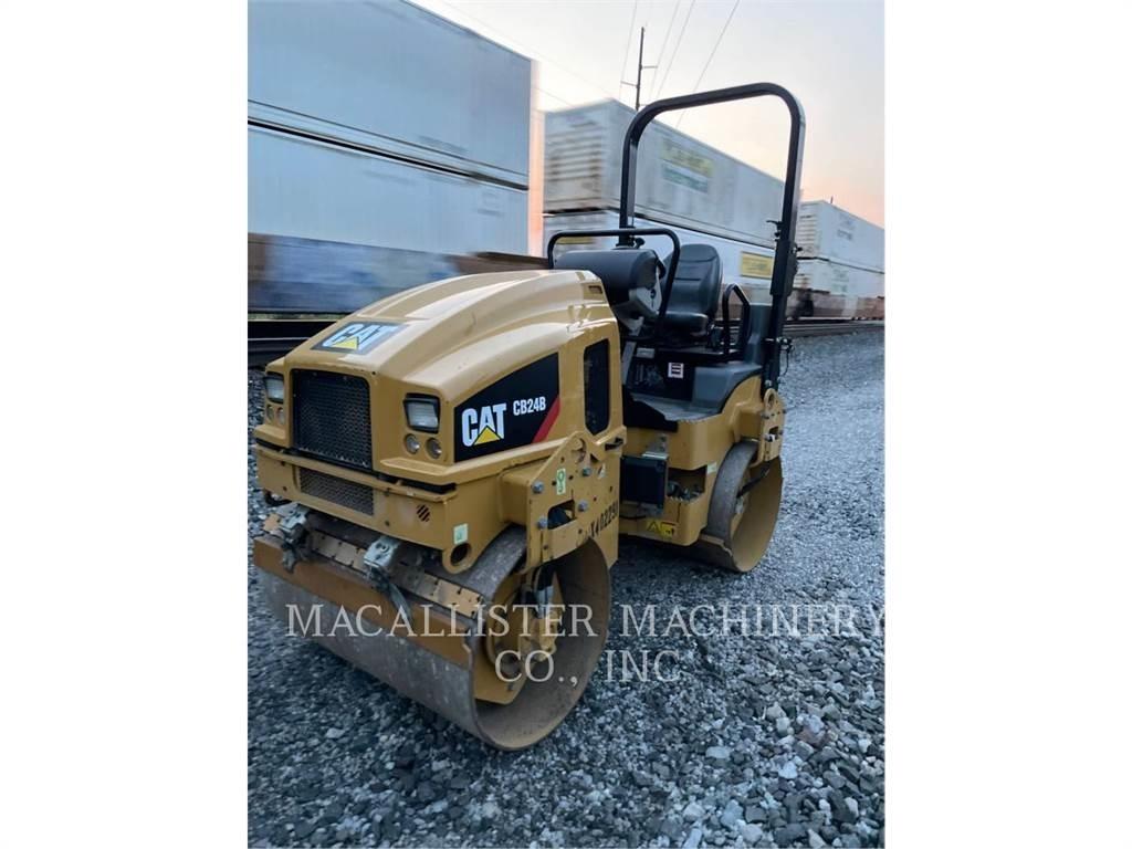 CAT CB24B Tandemwalzen