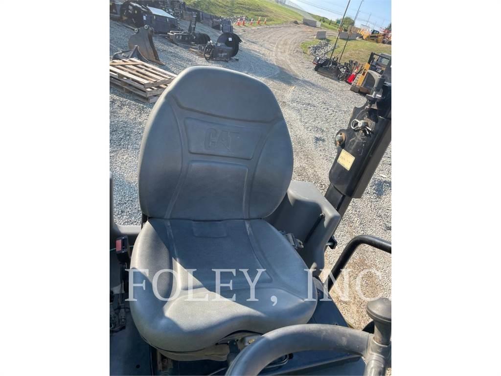 CAT CB24B Tandemwalzen