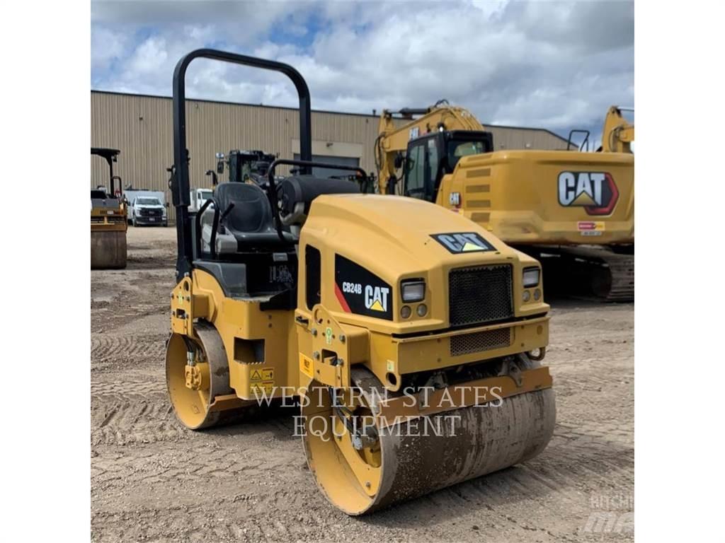 CAT CB24B Tandemwalzen