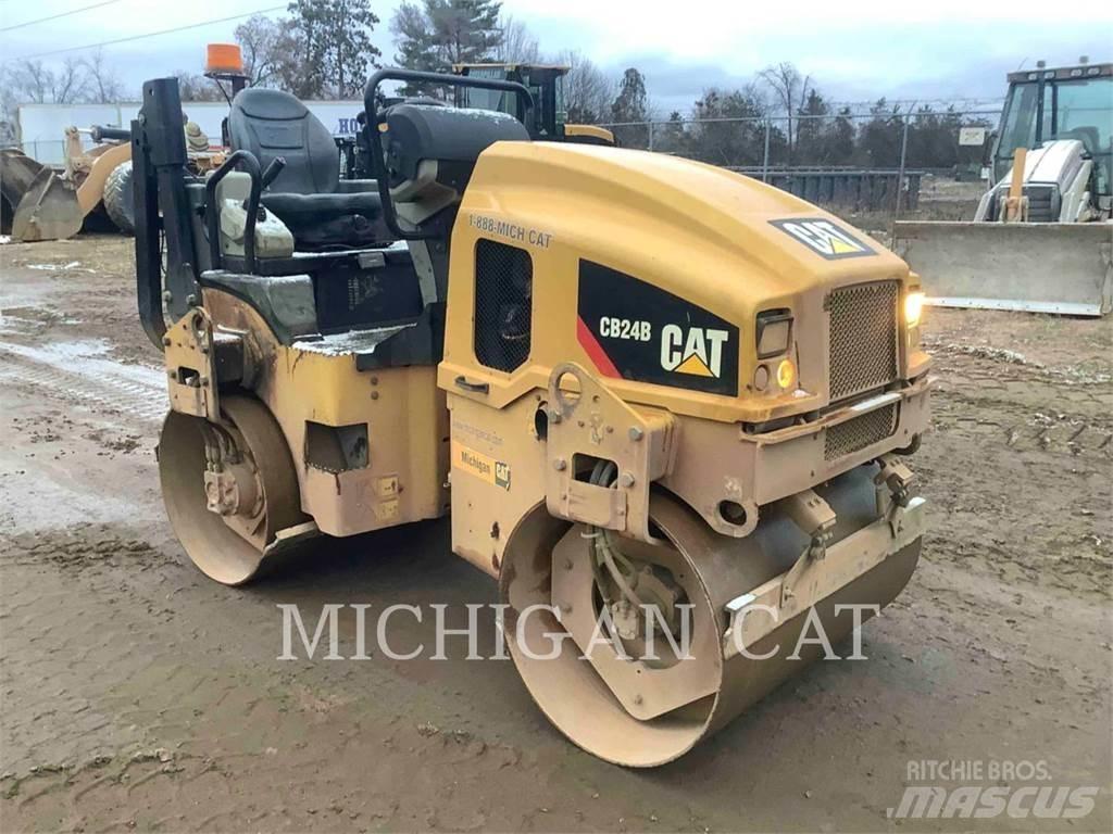 CAT CB24B Tandemwalzen