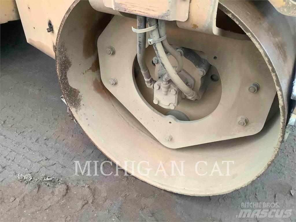 CAT CB24B Tandemwalzen