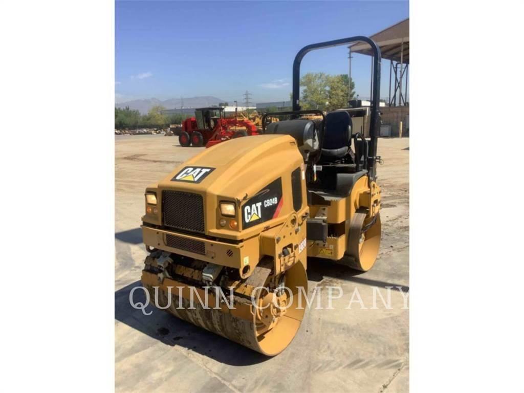CAT CB24B Tandemwalzen