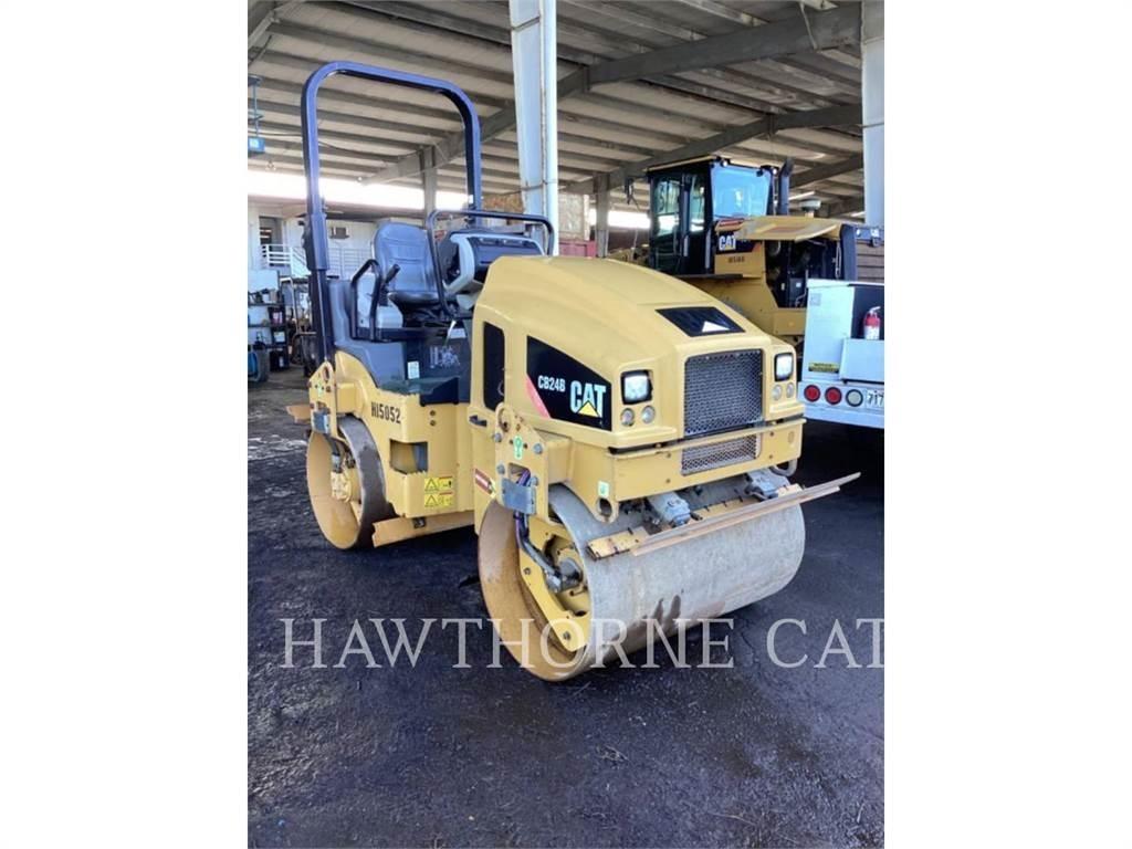 CAT CB24B Erdbauwalzen