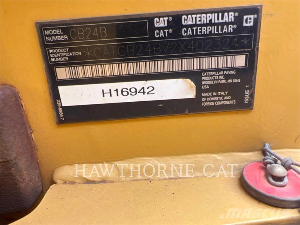 CAT CB24B Erdbauwalzen