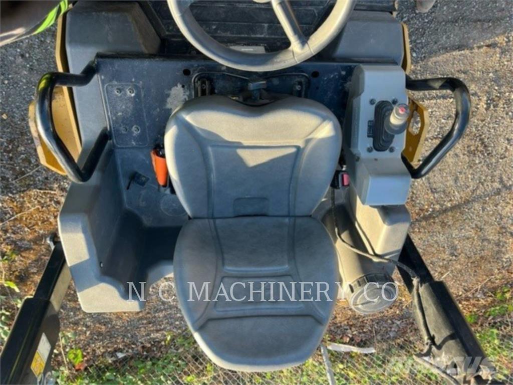 CAT CB4.0 Strassenfertiger