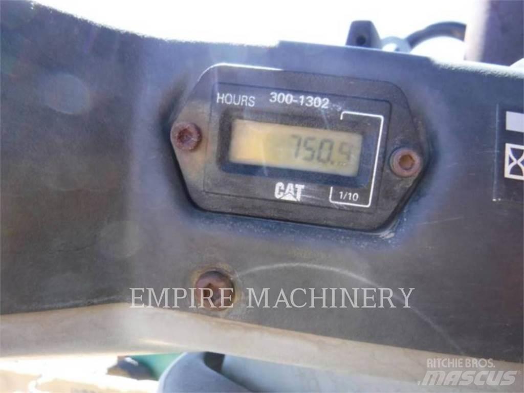 CAT CB434D Tandemwalzen