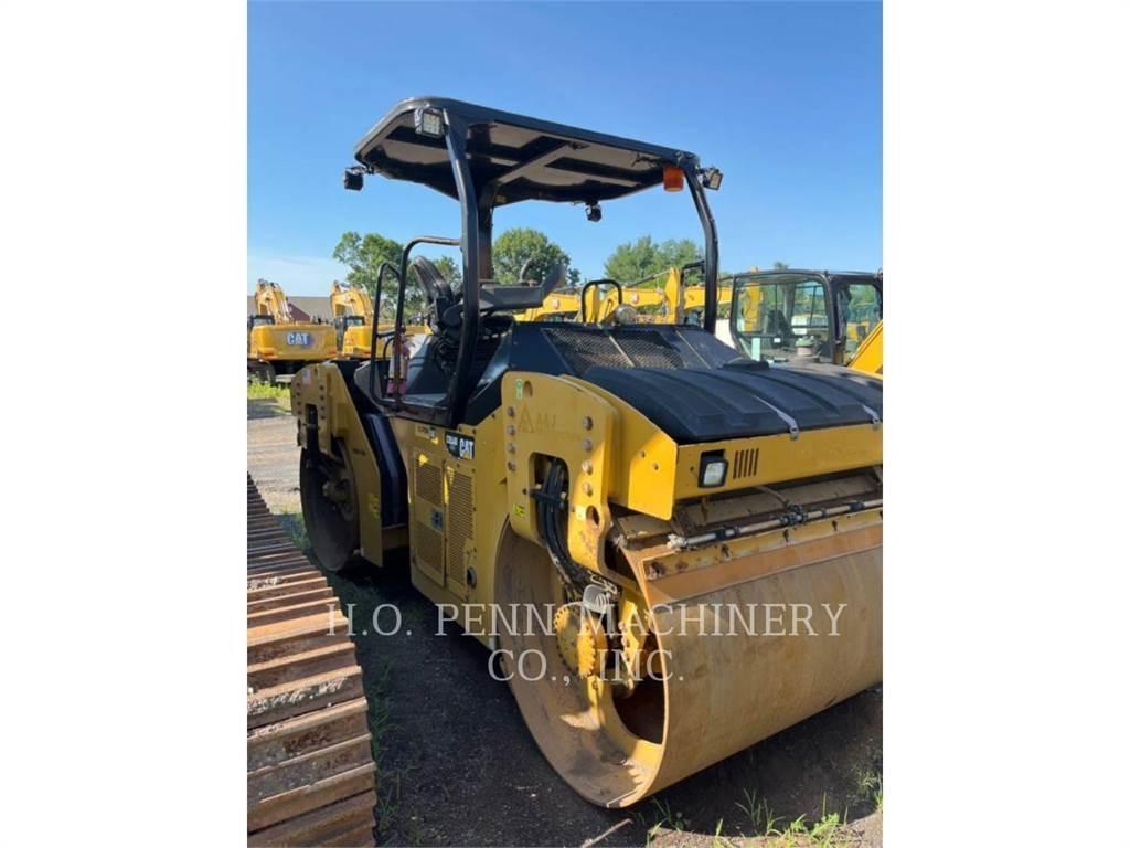 CAT CB54B Tandemwalzen
