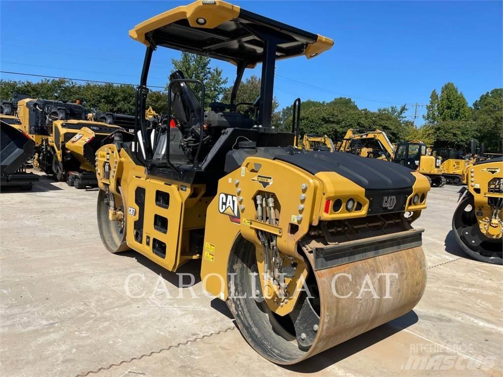 CAT CB7 Strassenfertiger