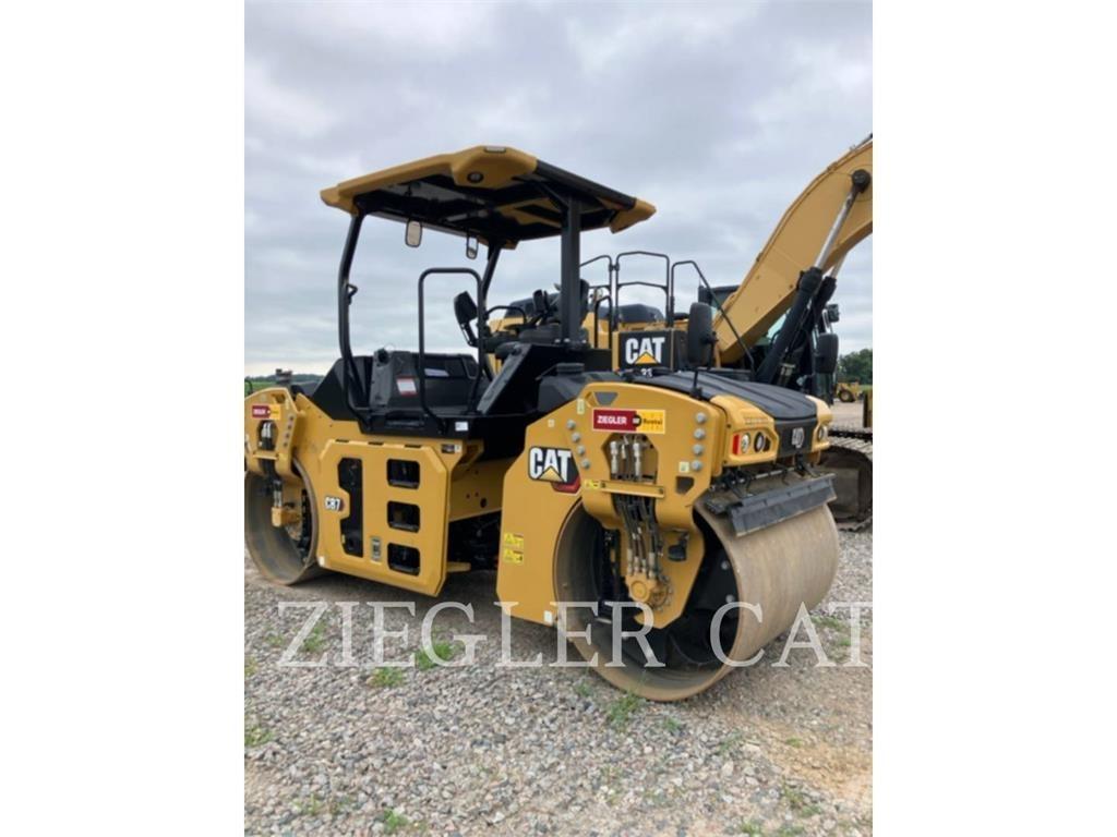 CAT CB7-02 Erdbauwalzen