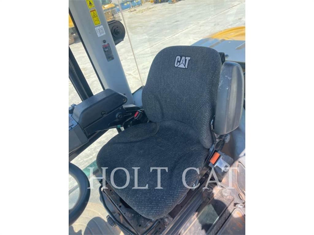 CAT CP56B CAB Asphalt-Recycler