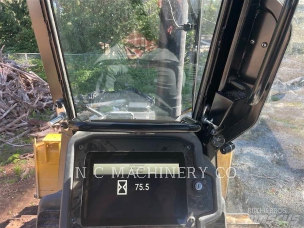 CAT D3 CB Bulldozer