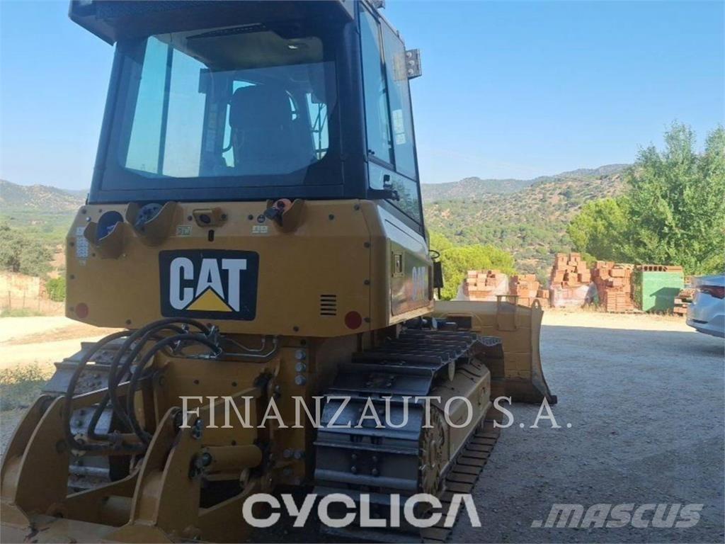 CAT D4K2 Bulldozer