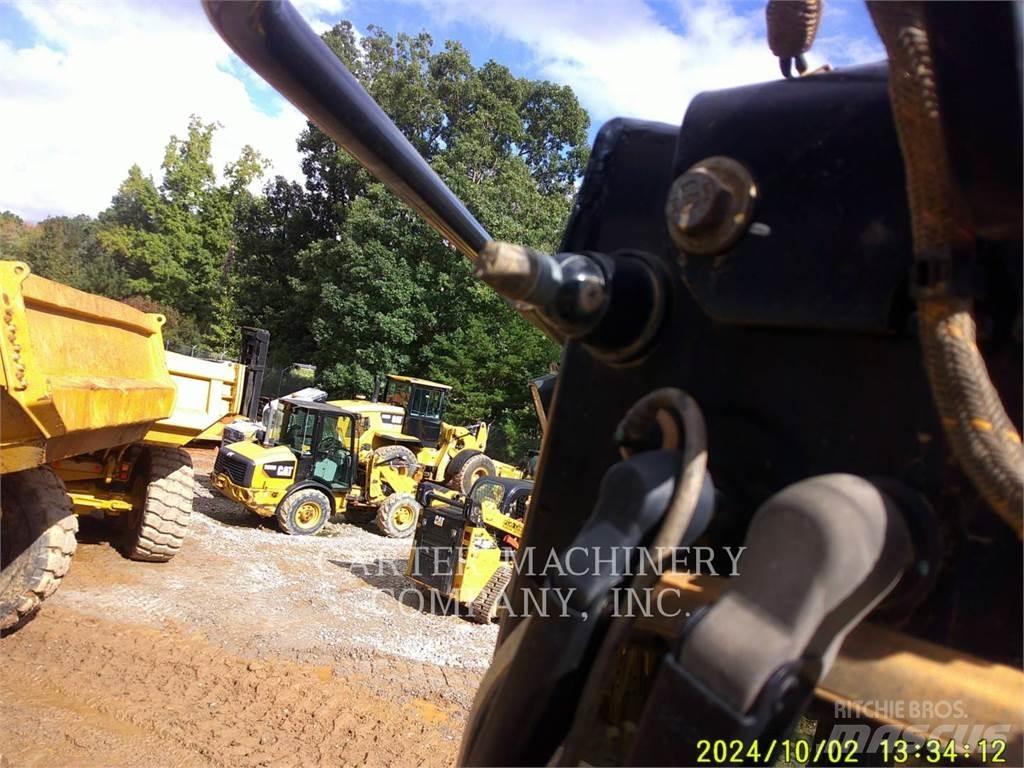 CAT D5 Bulldozer