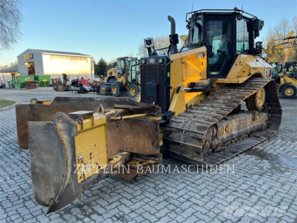CAT D5 Bulldozer