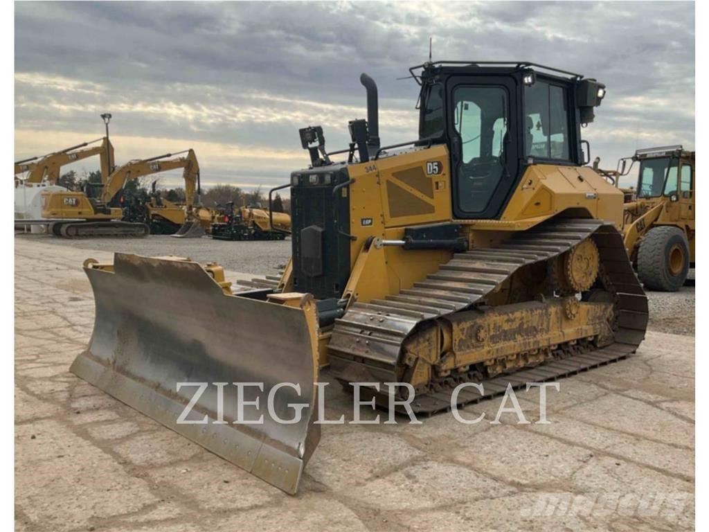 CAT D5 Bulldozer