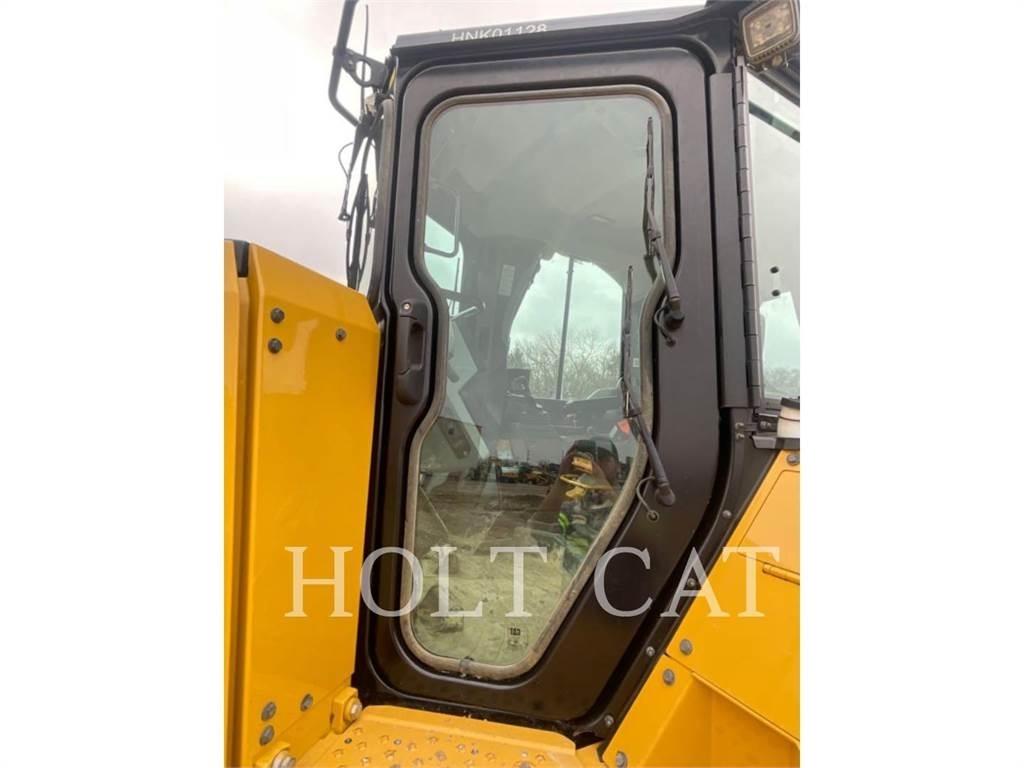 CAT D6 Bulldozer