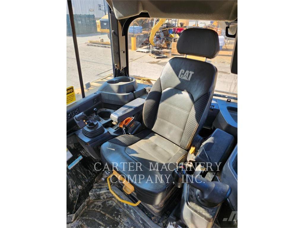 CAT D6 Bulldozer
