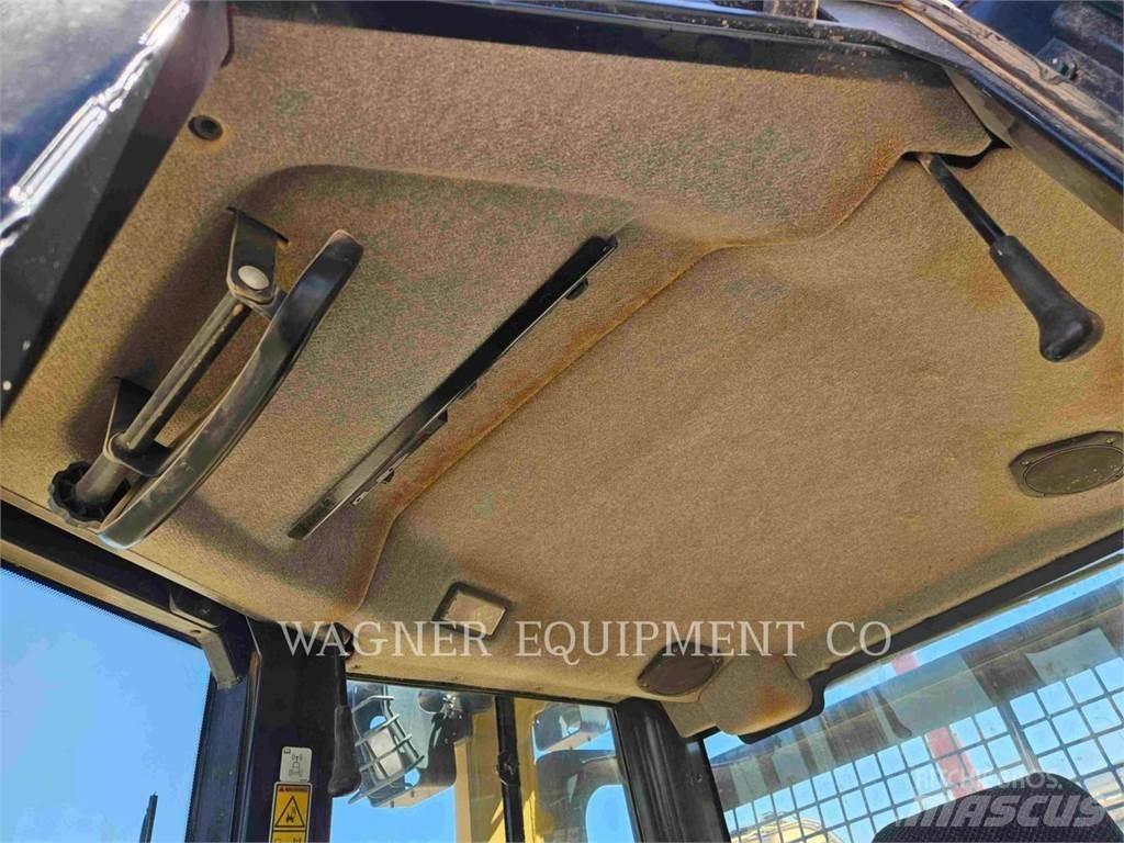 CAT D6N XL Bulldozer