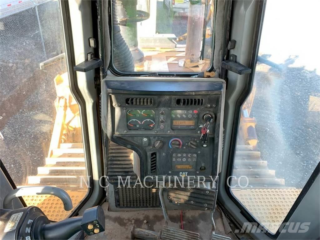 CAT D6T Bulldozer