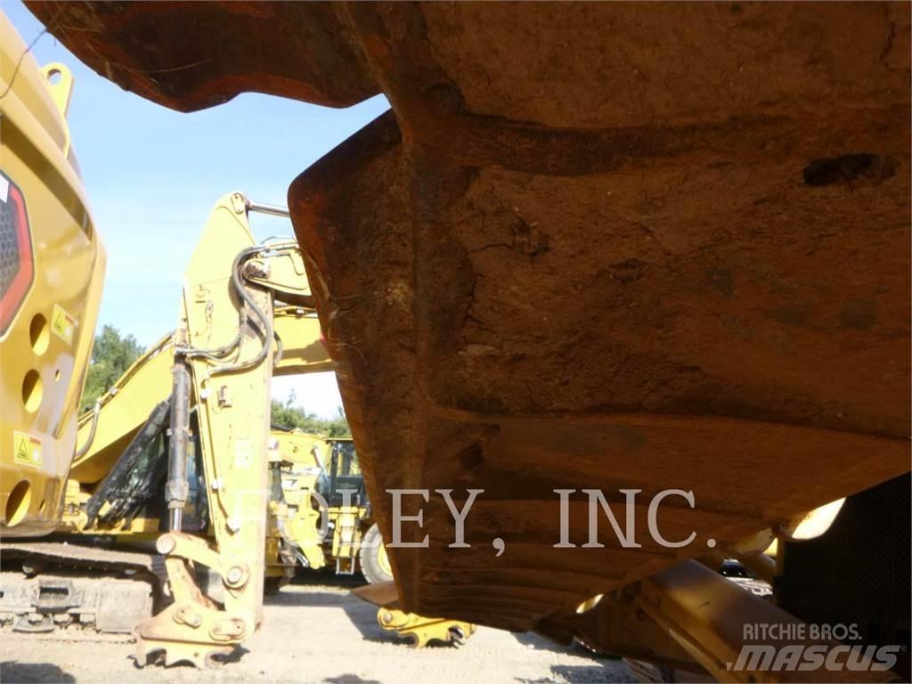 CAT D7-17 Bulldozer
