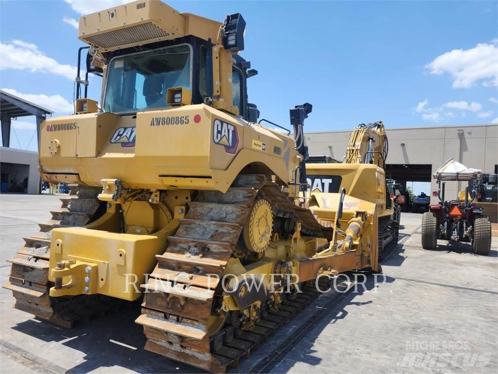 CAT D8 Bulldozer