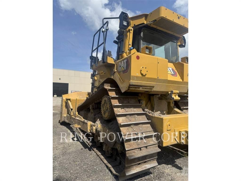 CAT D8 Bulldozer